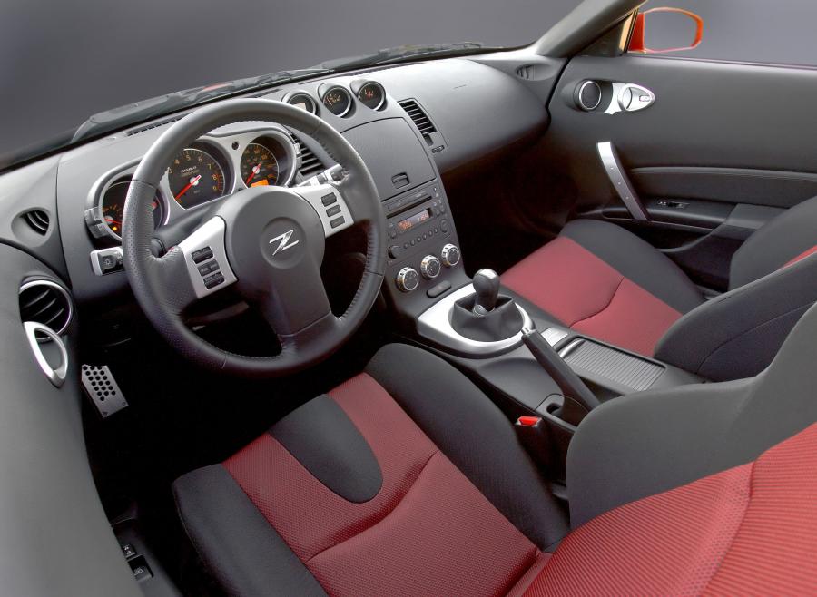 Интерьер Nissan 350Z Nismo 2007 года  (NA) (фото 33 из 34)